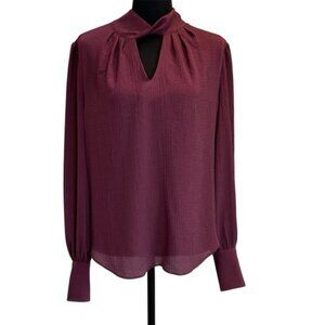 RW&CO Maroon Burgundy pleated Twisted-Mockneck peephole Blouse long sleeve Sz M